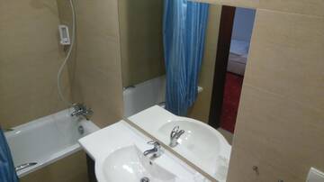 Фото номера Трехместный номер Делюкс Отель Hotel San Remo г. Згеж 5