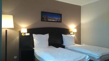 Фото номера Трехместный номер Делюкс Отель Hotel San Remo г. Згеж 6